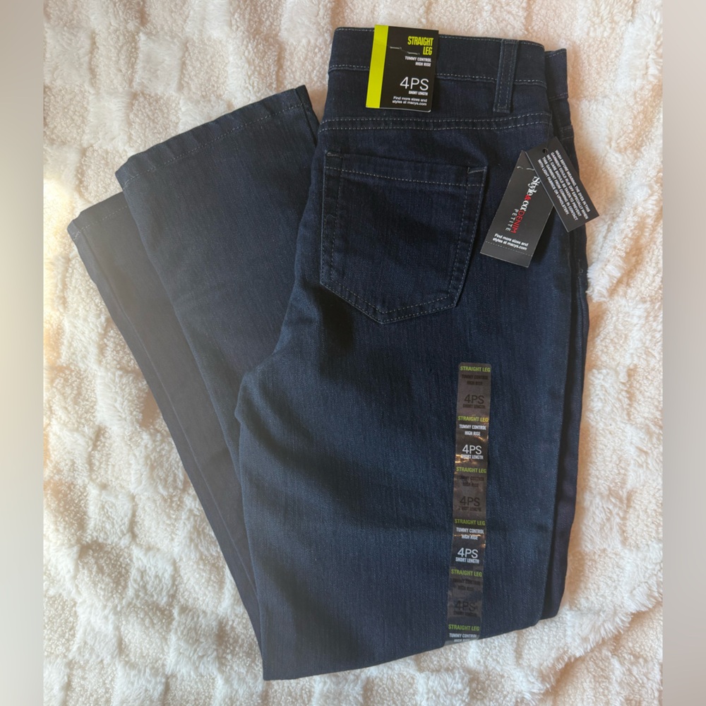 Style & Co. Women's Dark Blue Straight Leg Jeans.  Size 4P Short.
